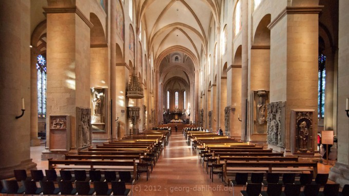201202043429 - Mainzer Dom - Innenansicht