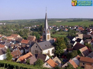 200209141458 - Schwabsburg: Ortsmitte, Evangelische Kirche