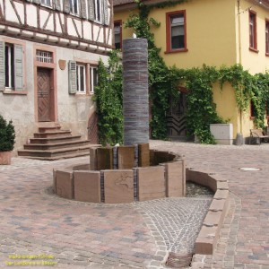 200307164820 - Nierstein: Marktbrunnen