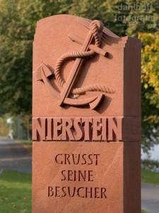 200510080201 - Nierstein: Begrüßungsstein