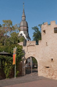 201009110164 - Nierstein: Martinskirche, Wehrmauern