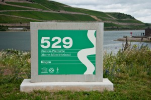 201106195217 - Rheinkilometer 529