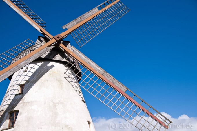 200709181659 - Windmühle bei Veltheim