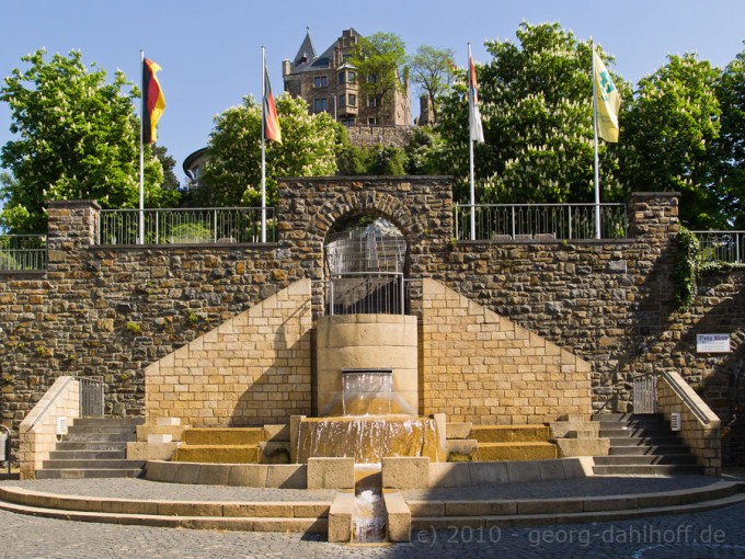 201104231195 - Brunnen auf dem Bürgermeister-Neff-Platz in Bingen