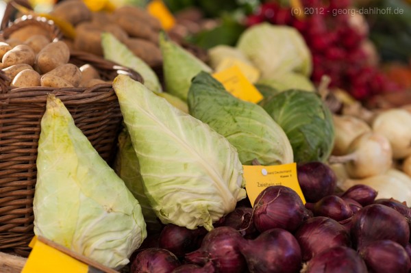 201209227294 - Gemüse auf dem Wochenmarkt